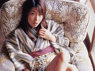 想不到日本女人和服真正用处竟是2